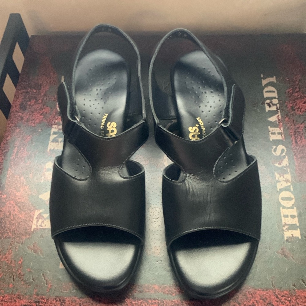 COPY - Size 8M SAS Tripad comfort leather sandals in excellent condition